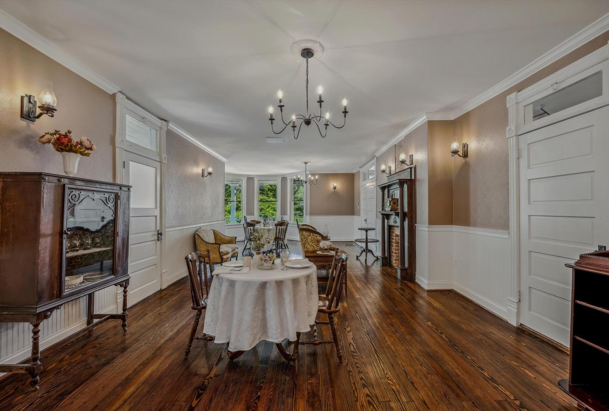 The Grand Castalian Inn Bed And Breakfast Berkeley Springs Exteriér fotografie
