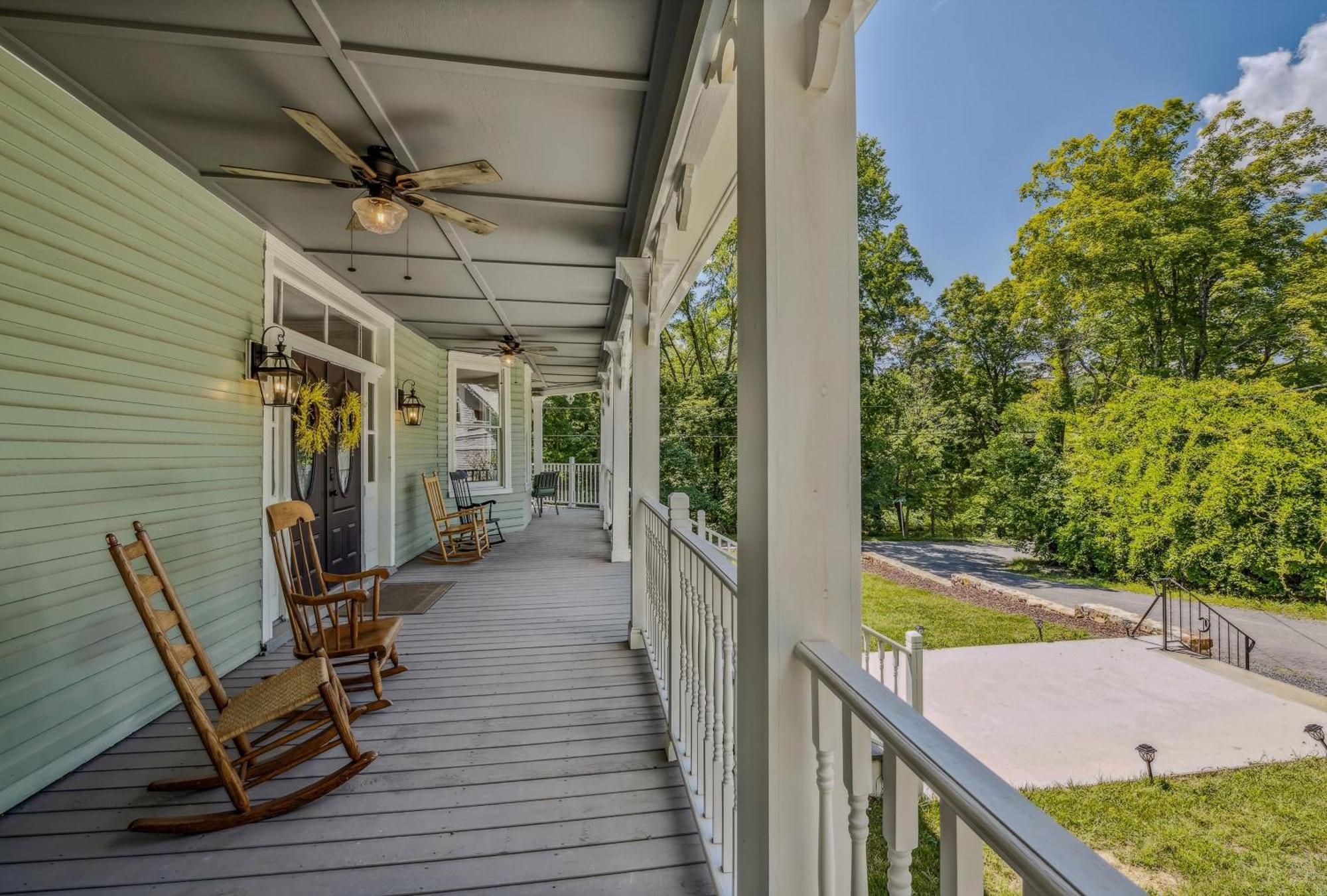 The Grand Castalian Inn Bed And Breakfast Berkeley Springs Exteriér fotografie