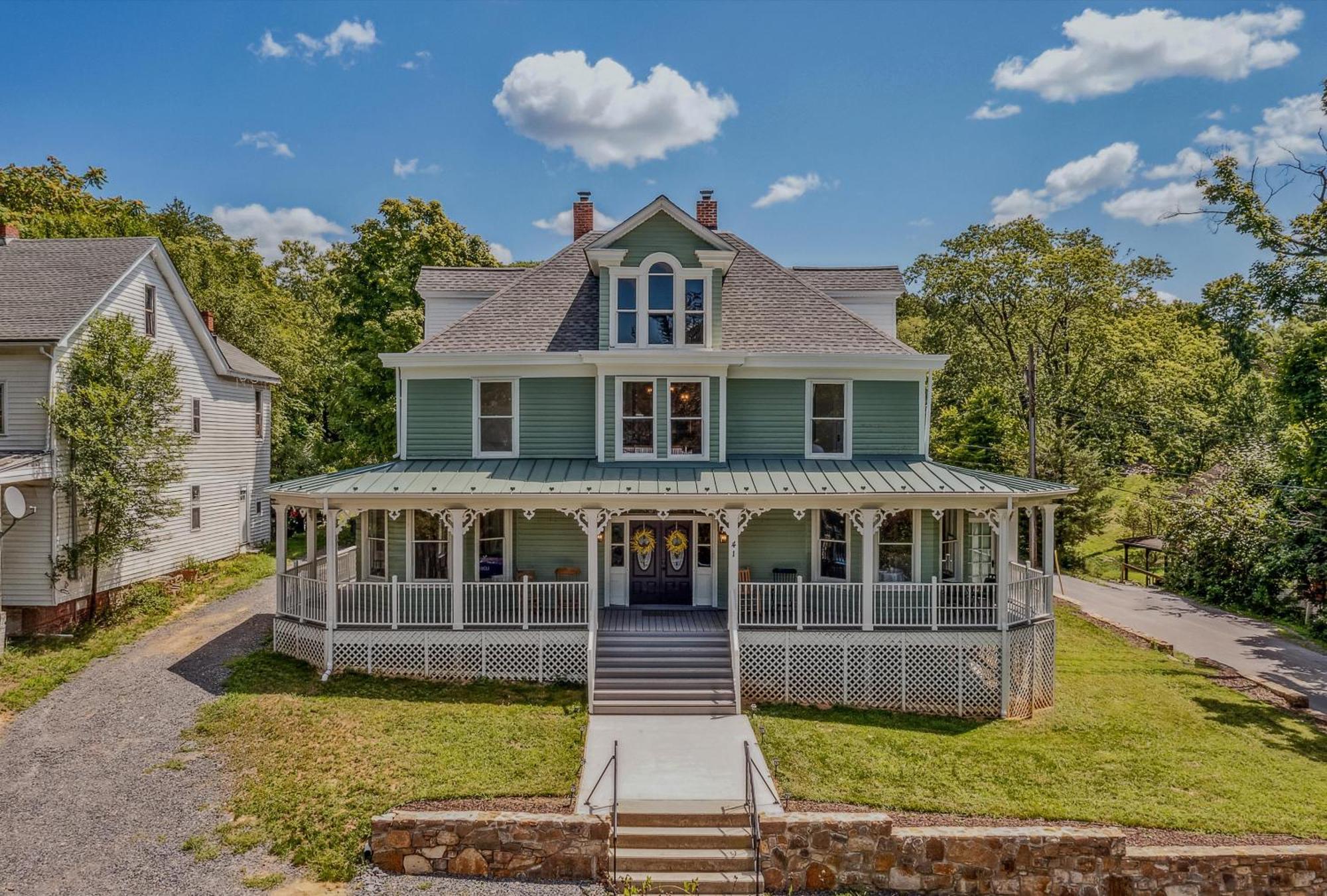 The Grand Castalian Inn Bed And Breakfast Berkeley Springs Exteriér fotografie